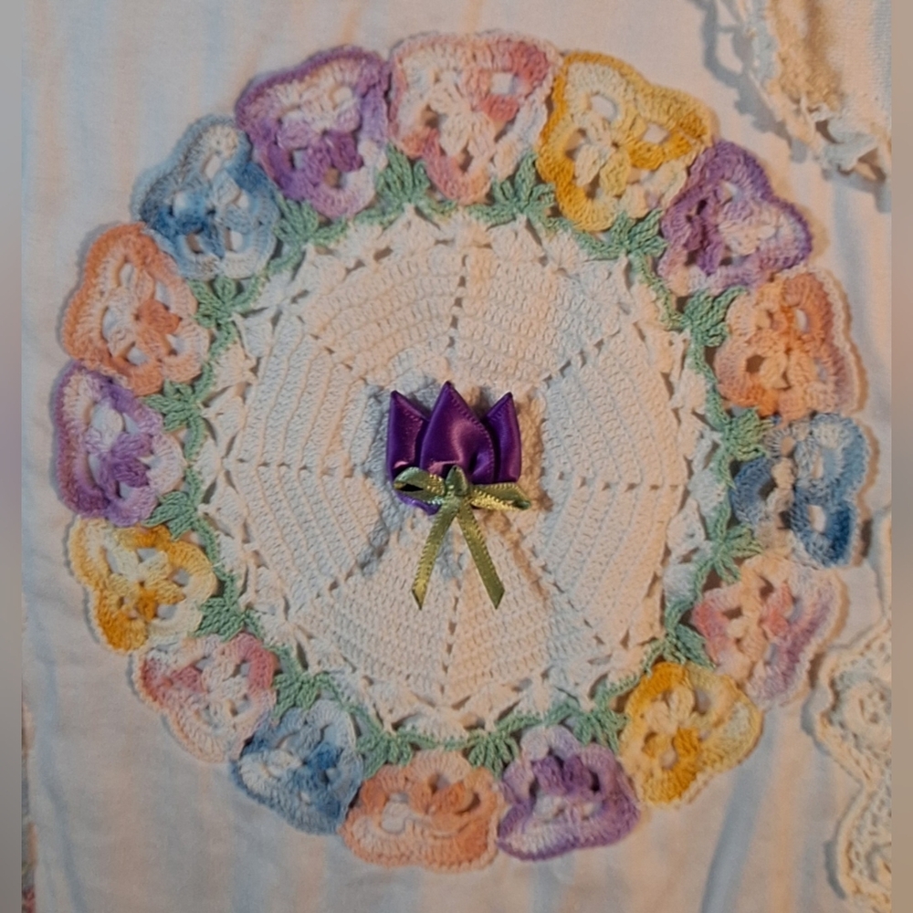 Handmade Patchwork Quilt with Floral Patterns - Picture 3 of 14